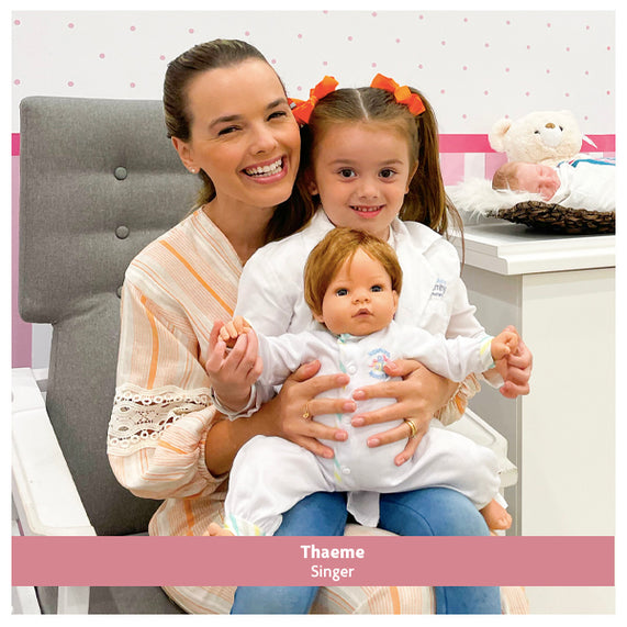 Macrobaby Famosos Celebrities Thaeme Singer