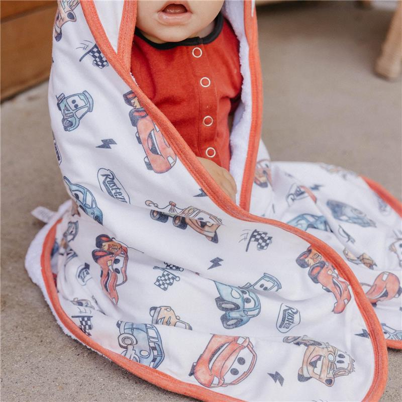 Copper Pearl Disney Pixar Cars Premium Knit Hooded Towel Image 5