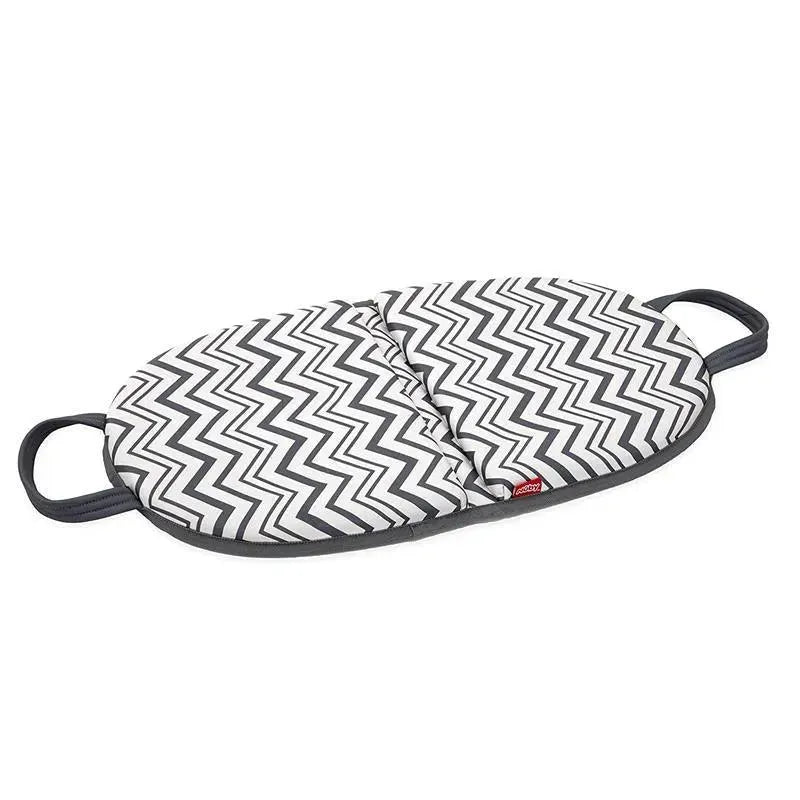 Folding knee pad with a black and white zigzag pattern, designed for comfort during kneeling activities.