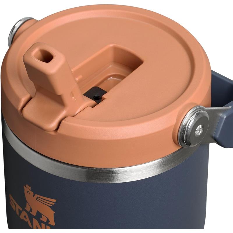 Stanley The IceFlow™ Flip Straw 2.0 Tumbler 20 oz in Twilight color with a flip straw lid and a stainless steel rim.