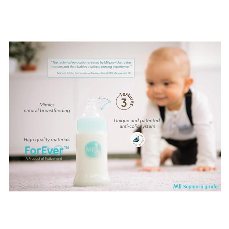 Vulli Mii Sophie La Girafe Birth Set with 4 bottles, featuring a design that mimics breastfeeding and an anti-colic system.