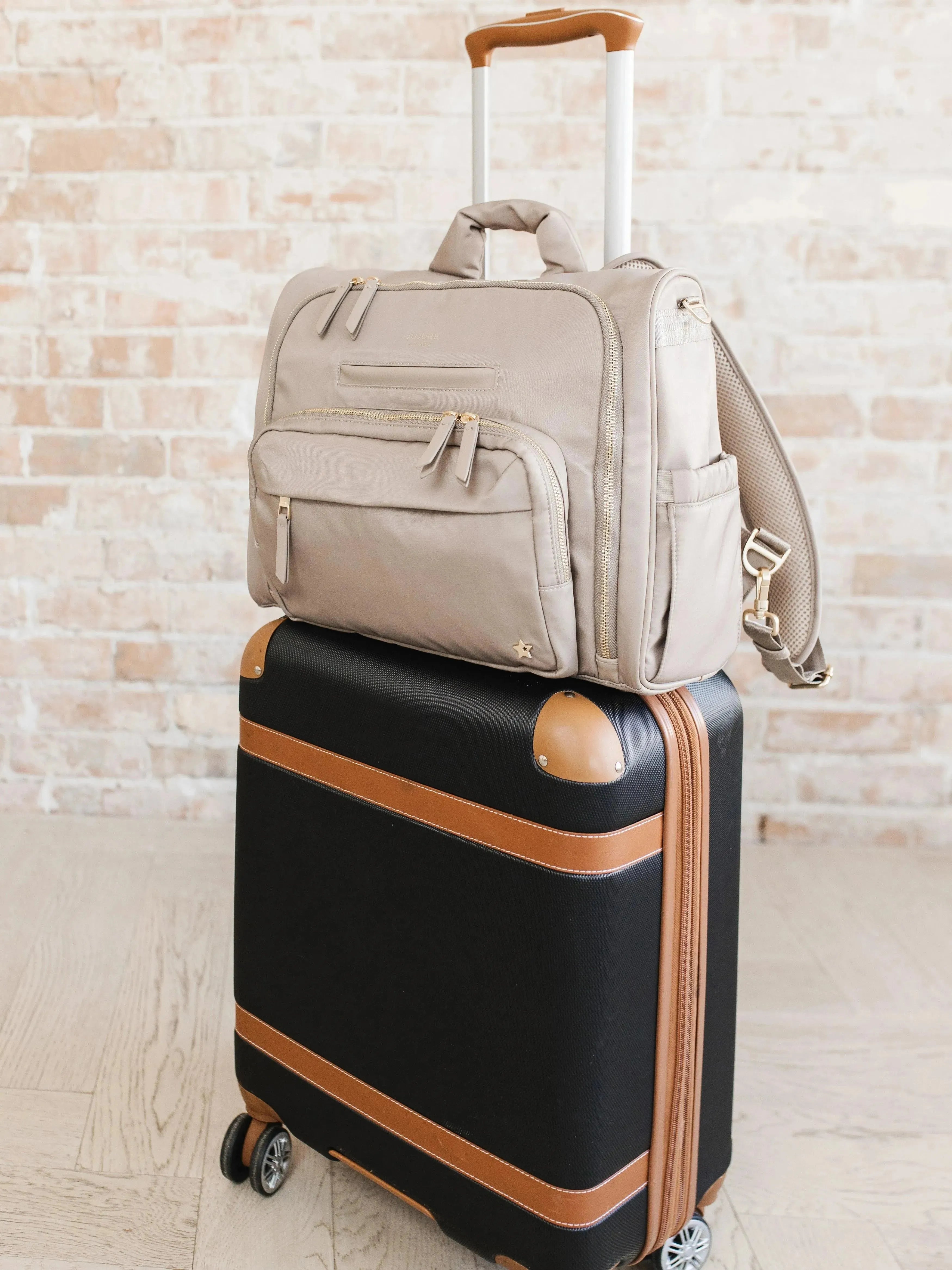 Satchel, Taupe Image 7